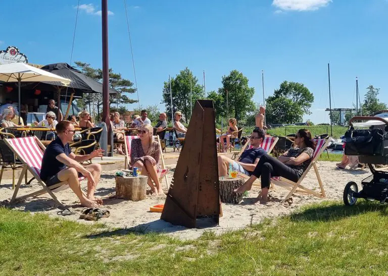 veenhoop-strand-terras